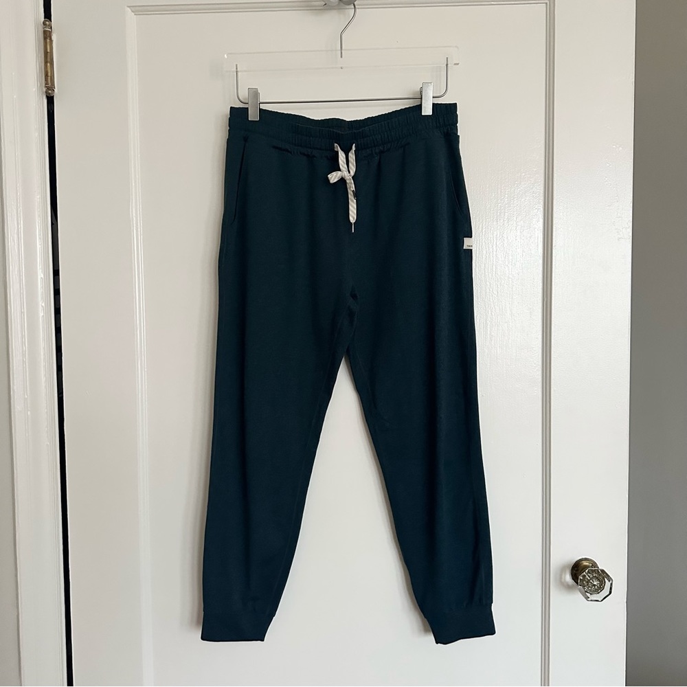 Vuori performance joggers green